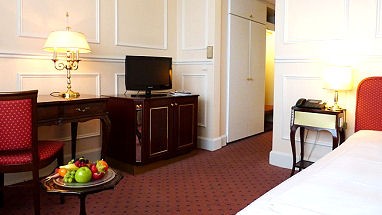 GÜNNEWIG HOTEL BRISTOL BONN : Zimmer