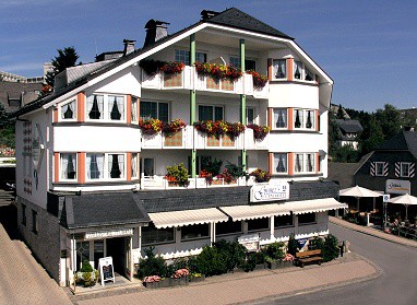 Göbel´s Landhotel: Außenansicht