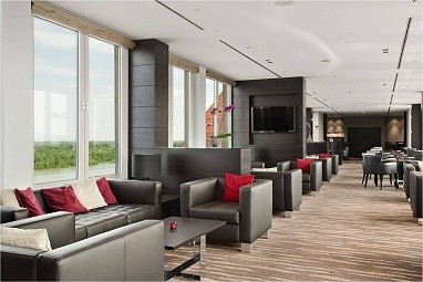 Hilton Vienna Danube Waterfront: Lobby