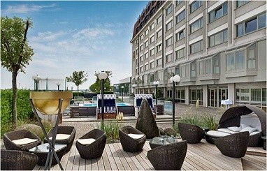 Hilton Vienna Danube Waterfront: Außenansicht