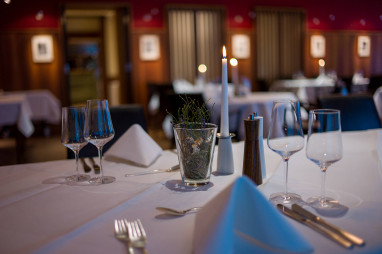 Hotel Gude: Restaurant