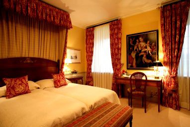 Wald & Schlosshotel Friedrichsruhe: Außenansicht