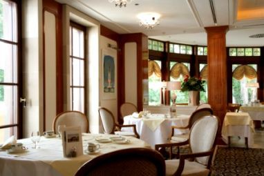 Wald & Schlosshotel Friedrichsruhe: Bar/Lounge
