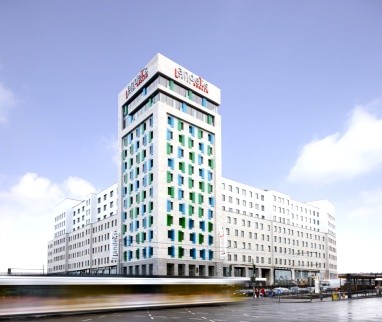 andel´s Hotel Berlin, geführt von Vienna International Hotels and Resorts: Außenansicht