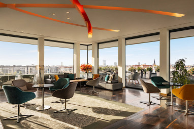 Vienna House by Wyndham Andel´s Berlin by Revo: Bar/Lounge