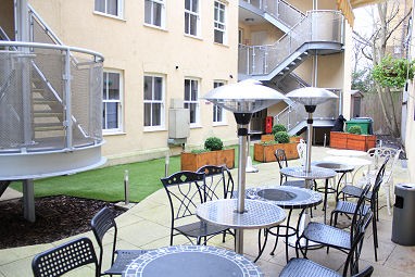 Grand Plaza Serviced Apartments: Außenansicht