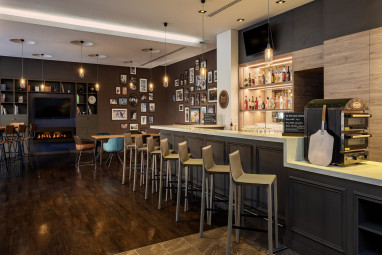 Four Points by Sheraton Munich Arabellapark: Bar/Lounge