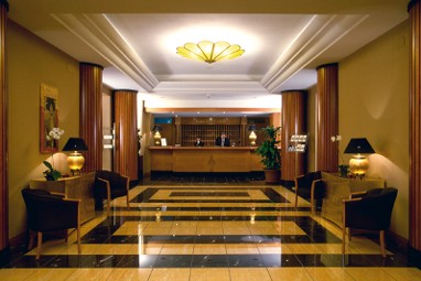 Ramada Naples: Lobby