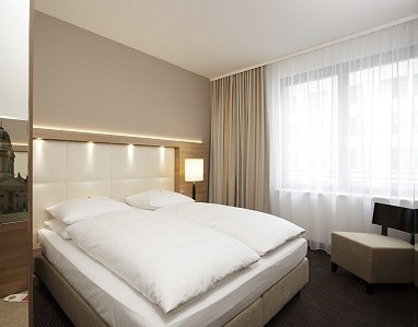 H4 Hotel Berlin Alexanderplatz: Tagungsraum