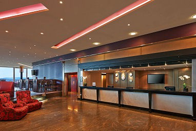 HILTON ZURICH AIRPORT : Lobby