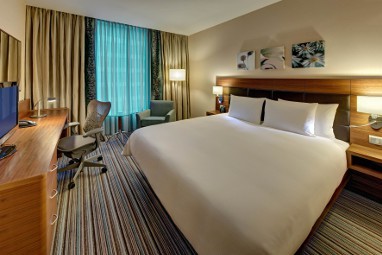 Hilton Garden Inn Frankfurt Airport: Zimmer