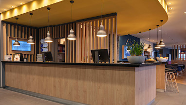 Holiday Inn Express Düsseldorf City Nord: Lobby