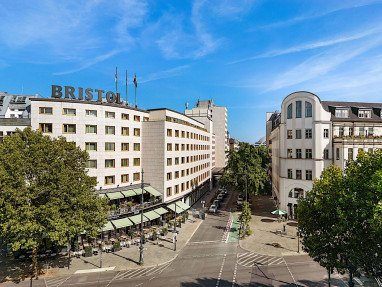 Hotel Bristol Berlin: Außenansicht