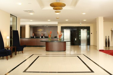 Hotel Vier Jahreszeiten Starnberg: Lobby