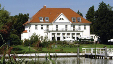 Akademie Berlin-Schmöckwitz: Tagungshotel am See: Außenansicht