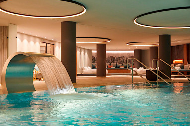 INFINITY Hotel & Conference Resort Munich: Pool