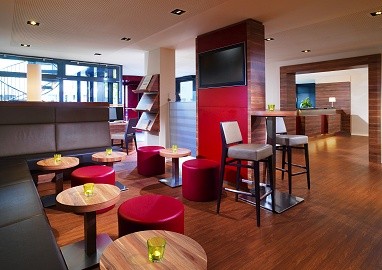 Four Points by Sheraton München Central: Bar/Lounge