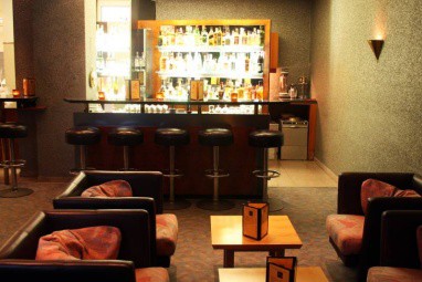 Tryp by Wyndham Stadtoldendorf: Bar/Lounge