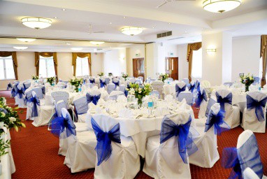 Oatlands Park Hotel: Ballsaal