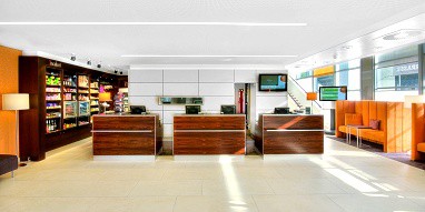 Courtyard by Marriott Linz: Lobby