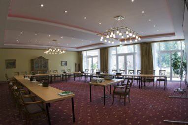 Waldhotel Tannenhäuschen: Außenansicht