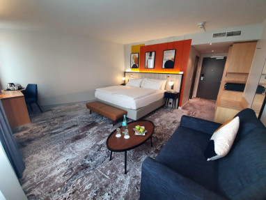 voco Düsseldorf Seestern: Zimmer