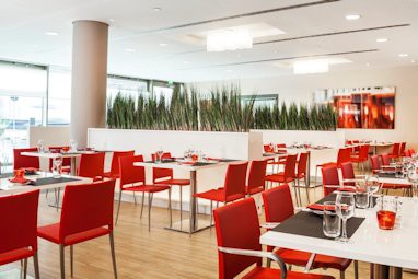 Park Inn by Radisson Stuttgart: Restaurant