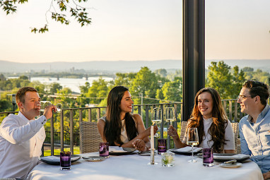 FAVORITE Parkhotel: Restaurant