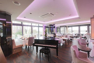 FAVORITE Parkhotel: Restaurant