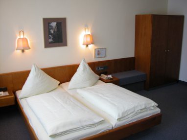 Hotel St. Georg & St. Georg - business hotel: Zimmer