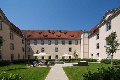 Kloster Holzen Hotel: Außenansicht