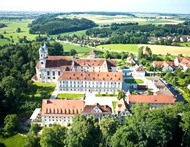 Kloster Holzen Hotel: Außenansicht