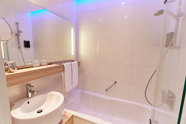 Steigenberger Conti Hansa Kiel by Revo: Zimmer