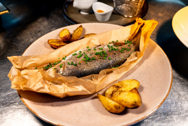 Ramada by Wyndham Duesseldorf Ratingen: Restaurant