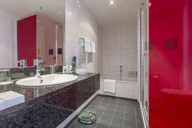 Park Inn By Radisson Frankfurt Airport: Suite