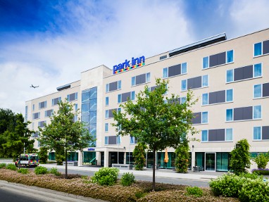 Park Inn By Radisson Frankfurt Airport: Außenansicht