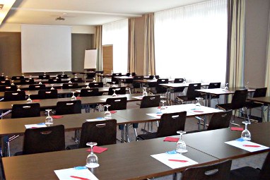 Premier Inn Köln City Mediapark: Lobby