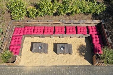 Ibis Köln Airport: Außenansicht