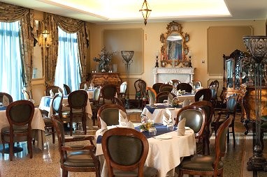Grand Hotel Savoia: Restaurant