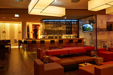 H4 Hotel München Messe  by Revo: Bar/Lounge