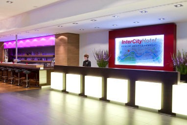 InterCityHotel Berlin Hauptbahnhof : Lobby