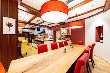 MAINGAU Hotel: Restaurant