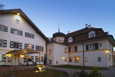 Bio-Hotel Schlossgut Oberambach: Außenansicht