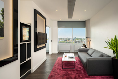 INNSiDE Düsseldorf Hafen: Zimmer