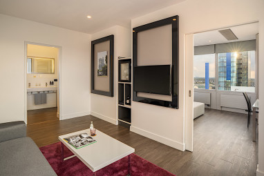 INNSiDE Düsseldorf Hafen: Zimmer