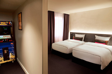 HOTEL PULSE8: Zimmer