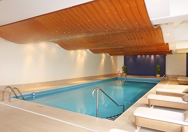 Royal Plaza Montreux & Spa: Pool