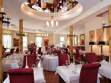 Victor´s Residenz-Hotel Schloss Berg: Restaurant