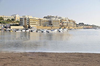 Marina Hotel Corinthia Beach Resort: Außenansicht