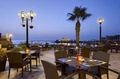 Marina Hotel Corinthia Beach Resort: Restaurant